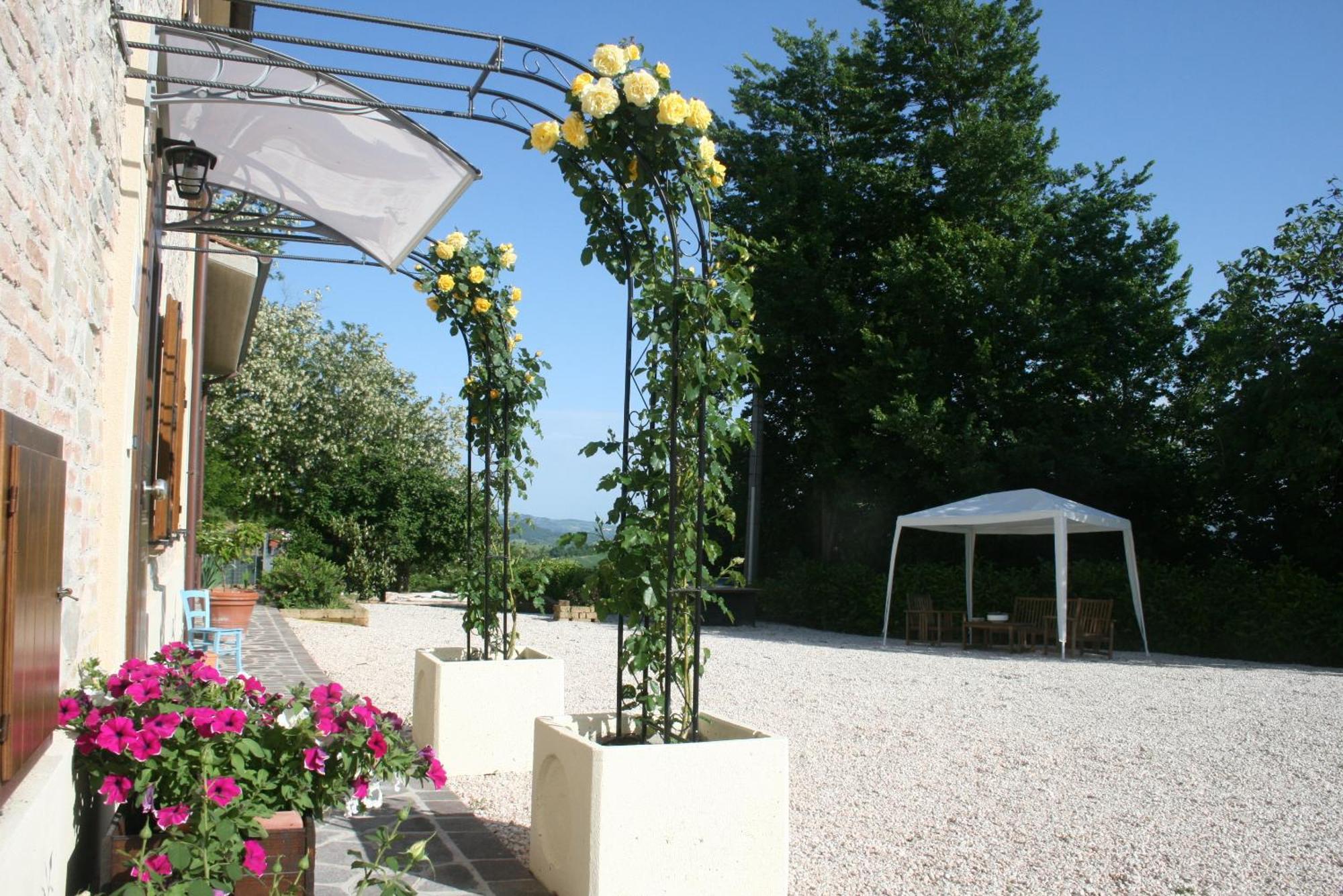 B&B La Fenice Montegridolfo Eksteriør bilde